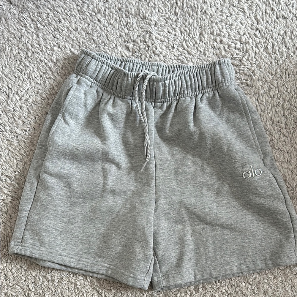 ALO Yoga Gray SweatShorts with Elastic Waistband
